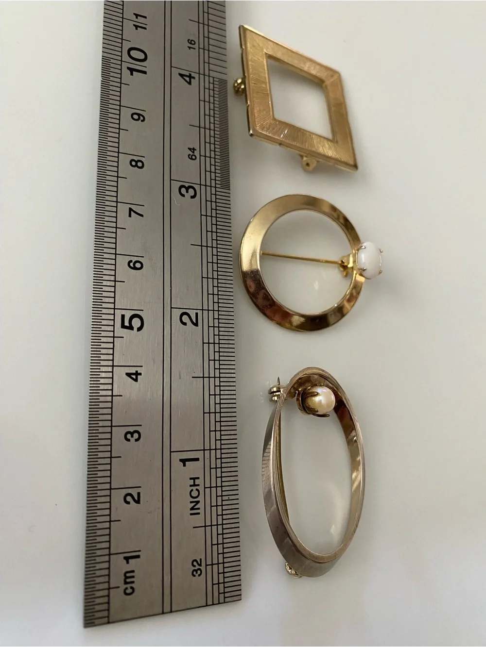 Gold Geometric Vintage-Style Brooch Pin